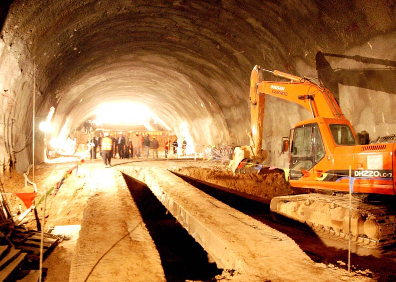 速凝剂、硅粉在隧道工程中的应用